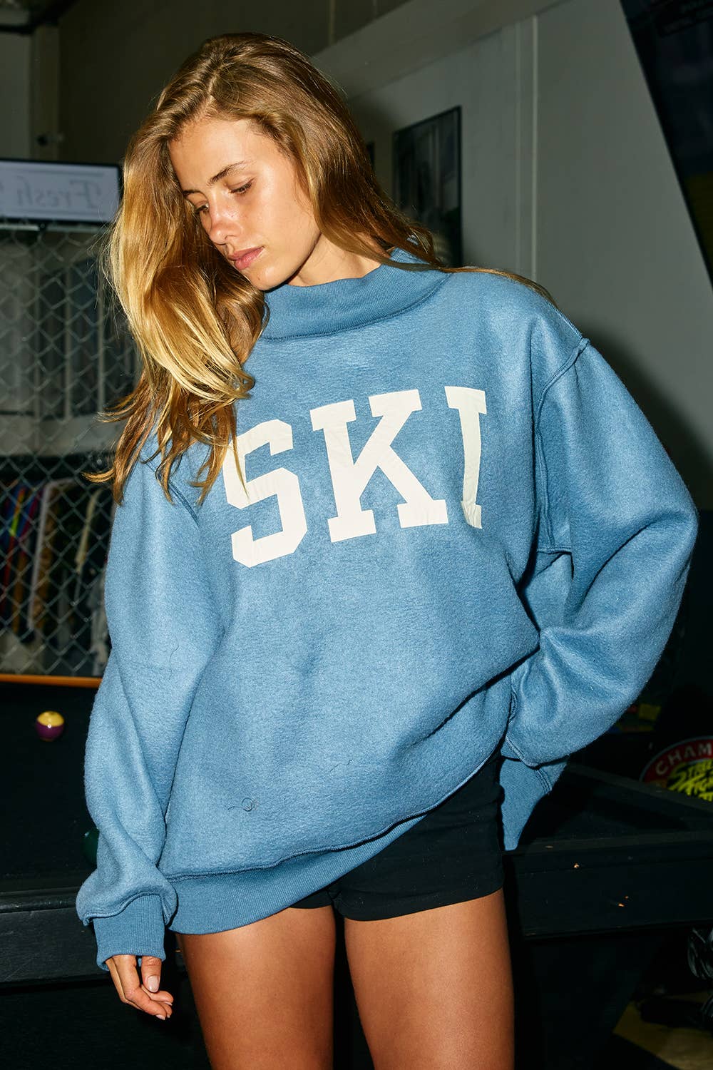 'APRES/SKI' Reversible Mock-Neck Sweatshirt
