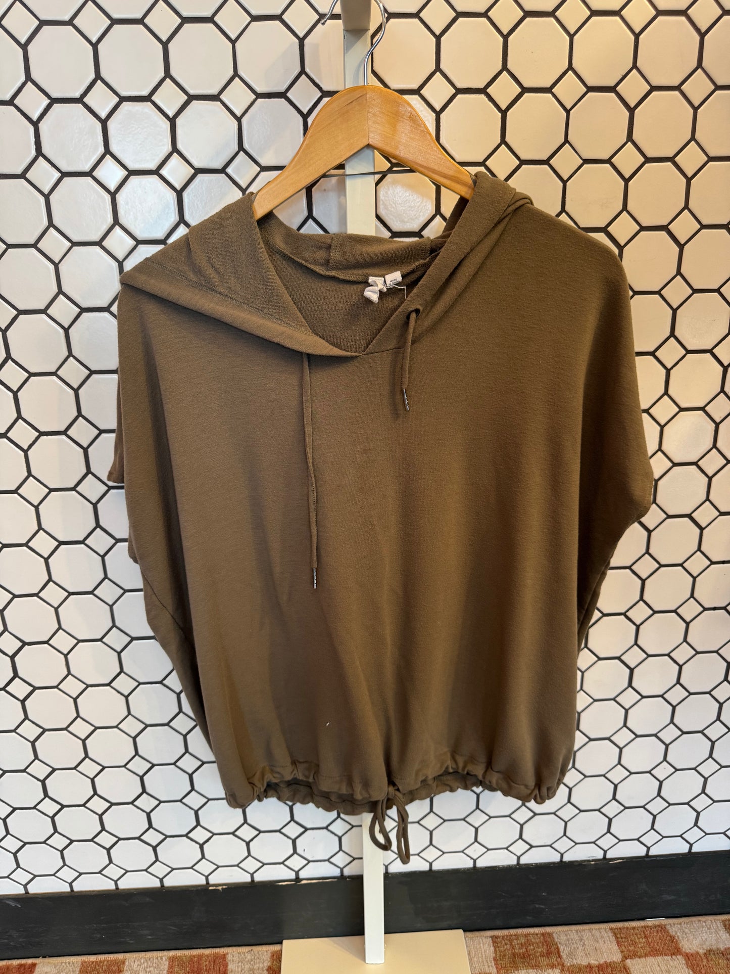 Cable & Gauge Short Sleeve Hoodie