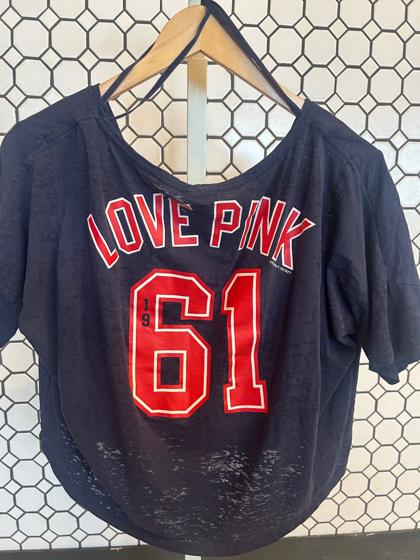 "Twins" VS Pink Top