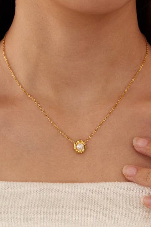 Pearl Fin Fish Necklace
