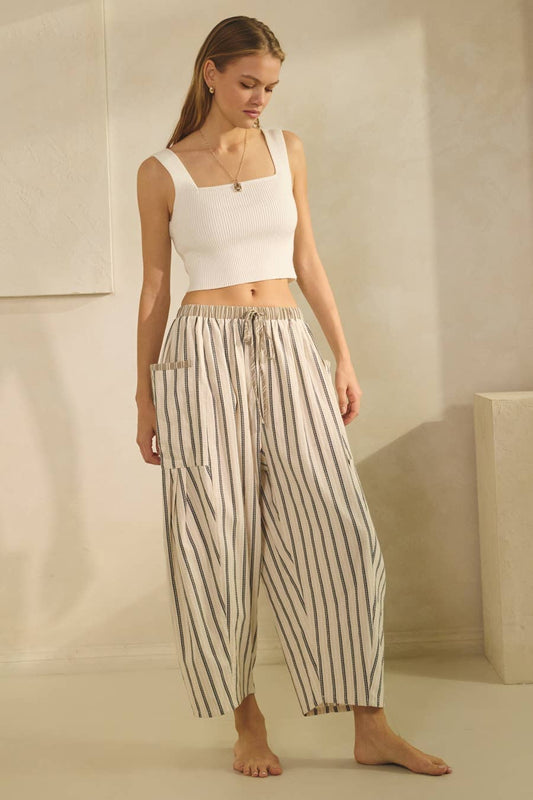 Plus Textured Cropped Pants