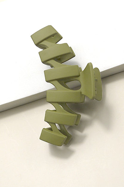 Jumbo Wavy Hair Claw Clip
