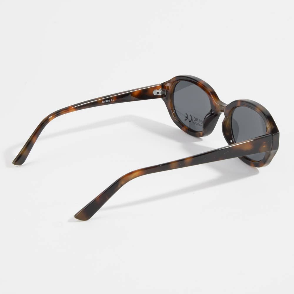 Bold Retro Oval Frame Sunglasses