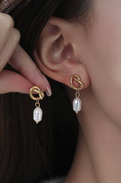 Golden Tide Pearl Earrings