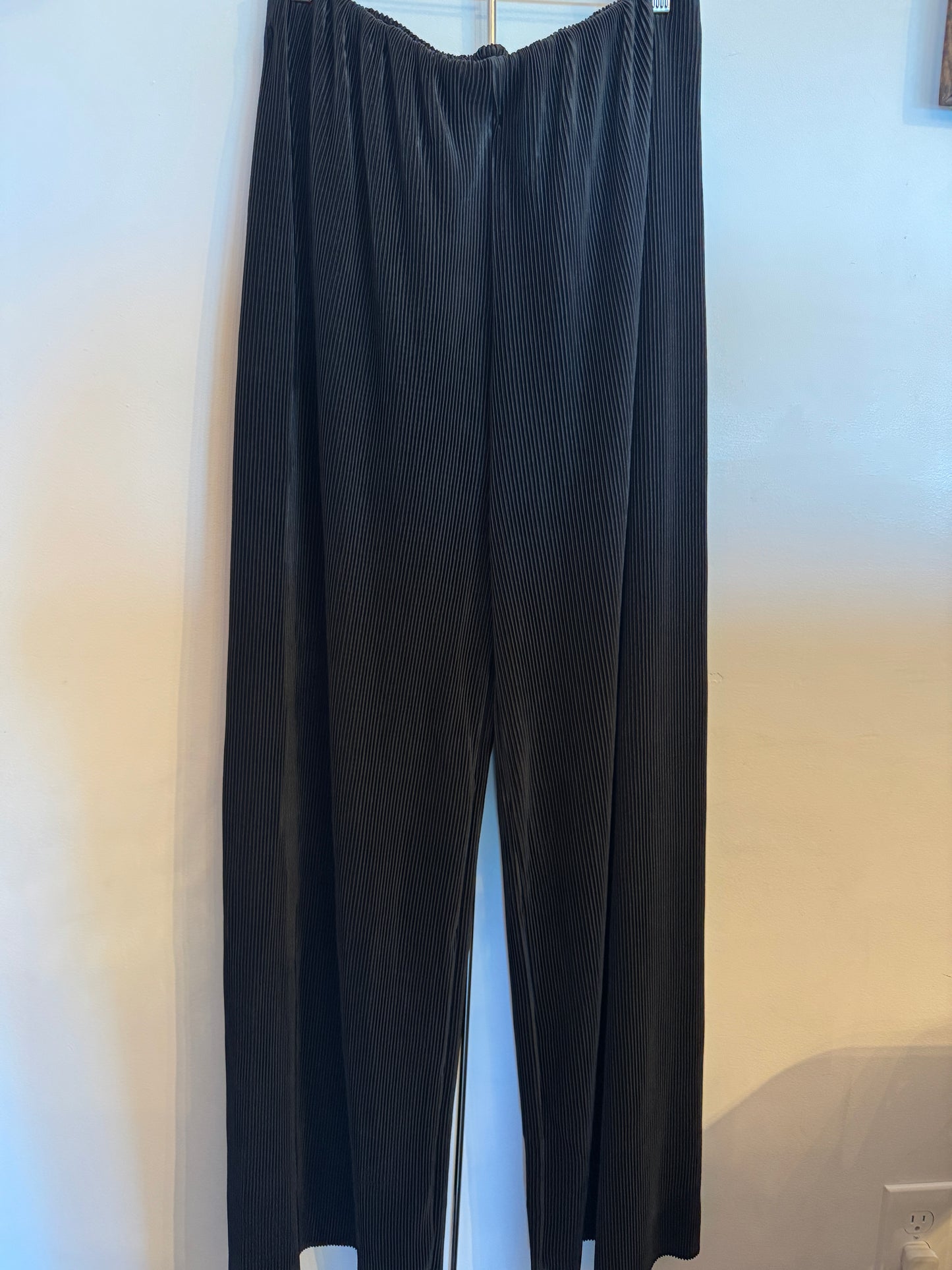 Plus Pleated Satin Wide Pants | FINAL SALE