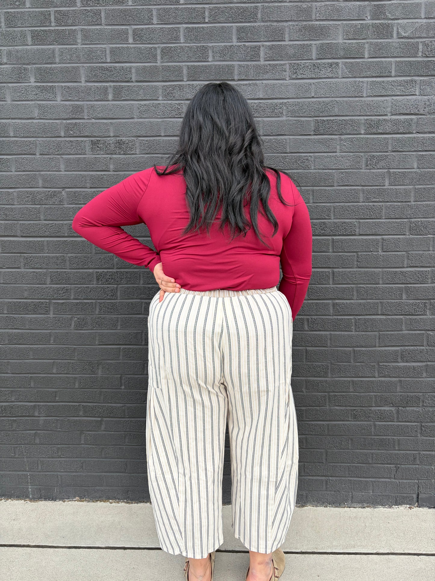 Textured Cropped Pants