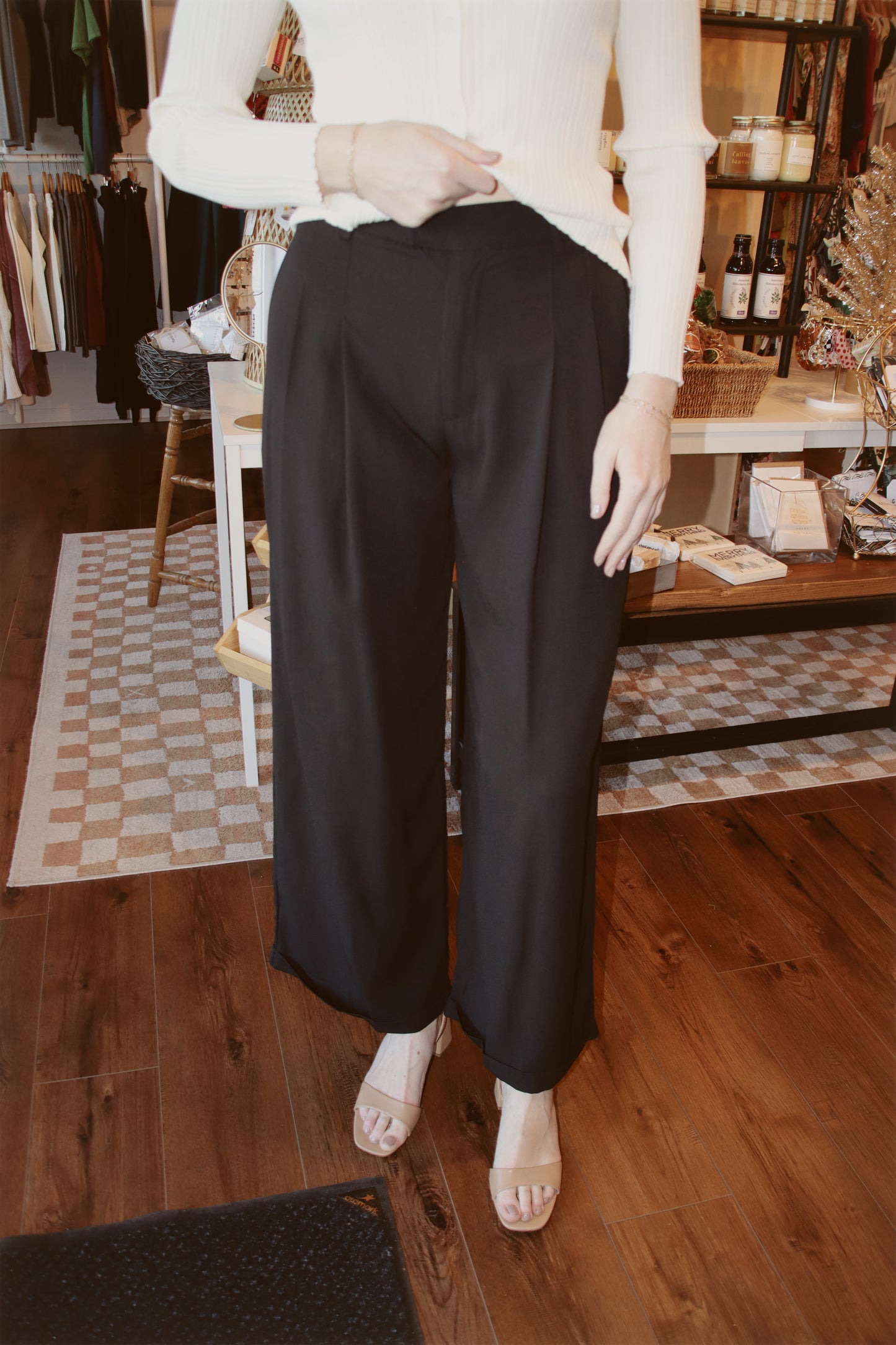Everyday Pleated Wide-Leg Pant