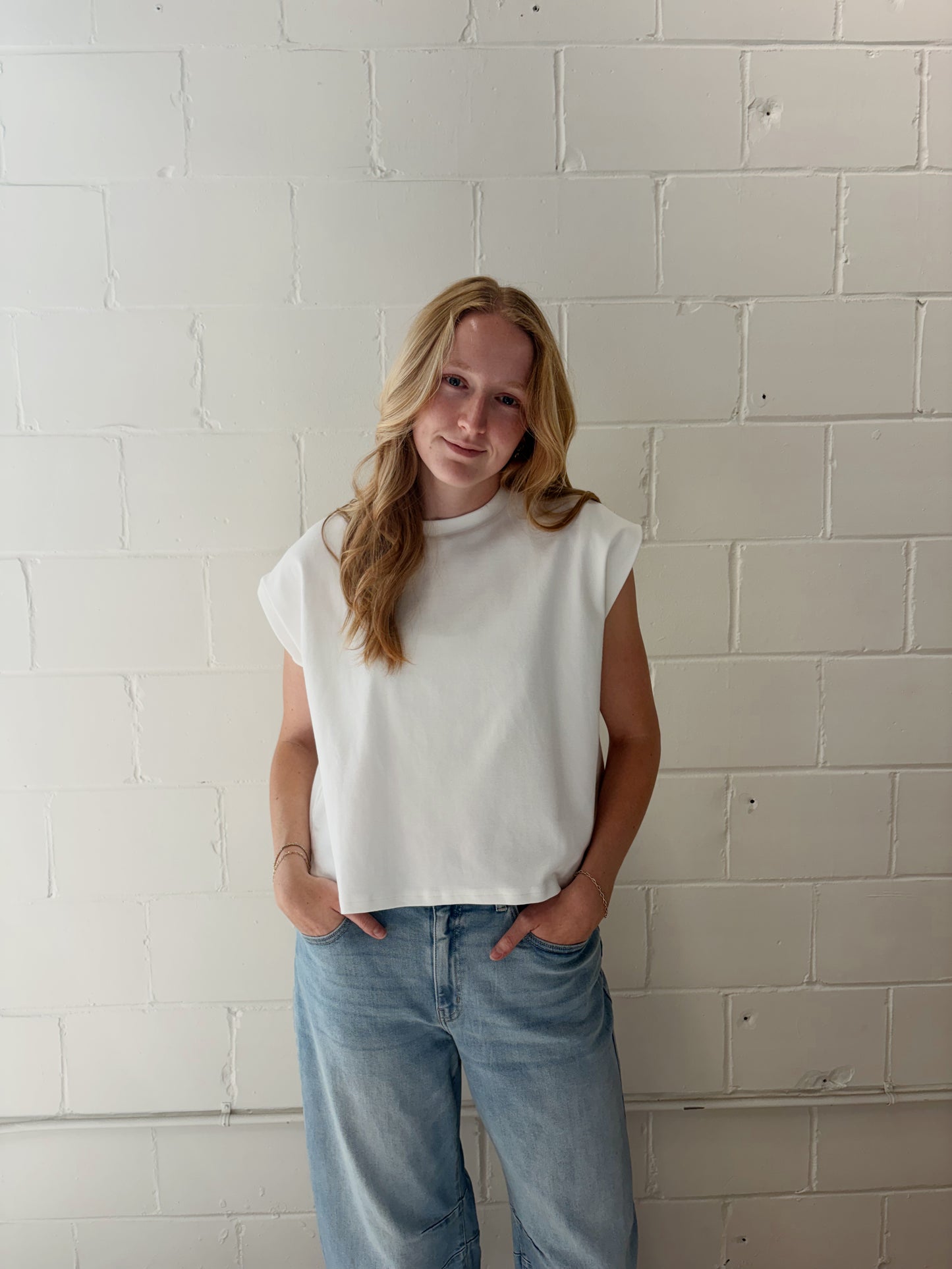 Easy Extended Shoulder Lounge Tee