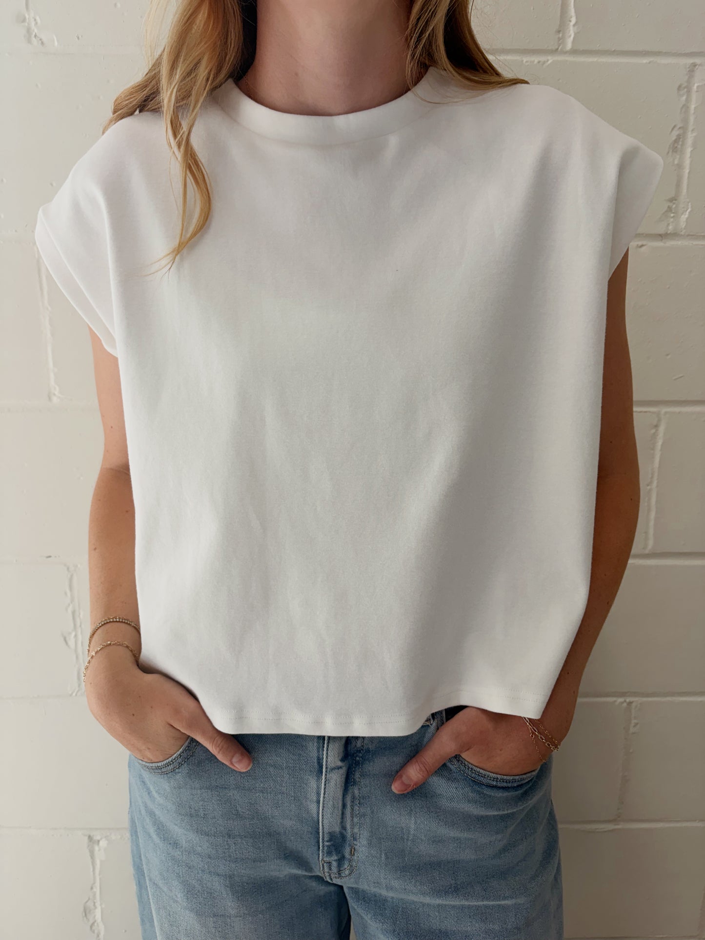 Easy Extended Shoulder Lounge Tee