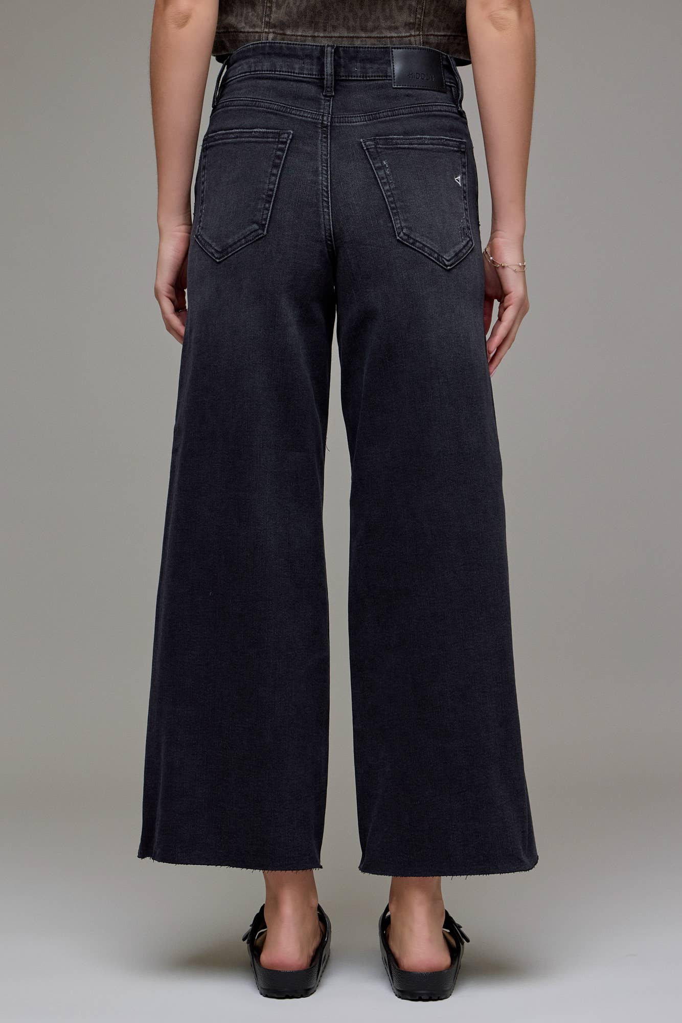 Black Clean Cropped Wide Leg