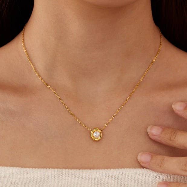 Timeless Pearl Necklace