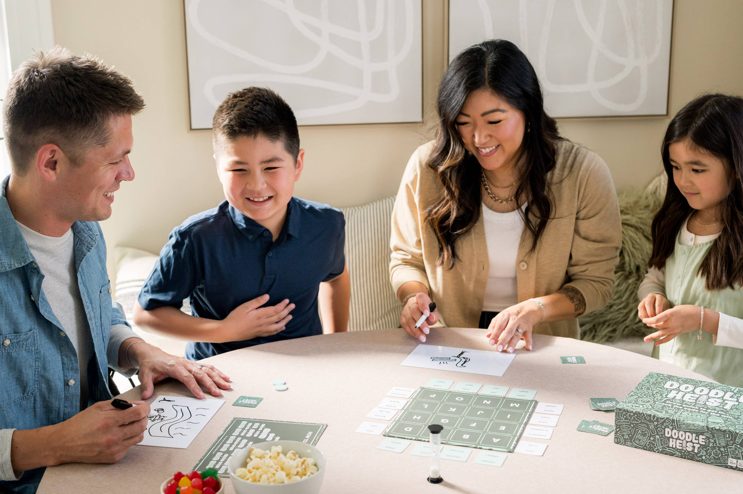 DOODLE HEIST: The Quick Drawing Family Party Game